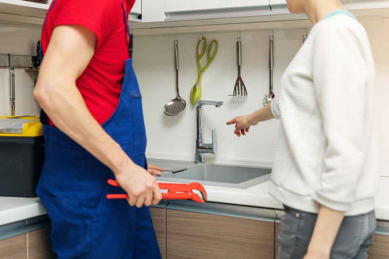 Can You Repair Chipped and Cracked Sinks or Tubs? - Plumbing Paramedics - Plumbing Experts Calgary