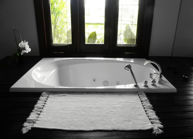 Is the Age of the Bathtub Dead? - Plumbing Paramedics - Plumbing Experts in Calgary